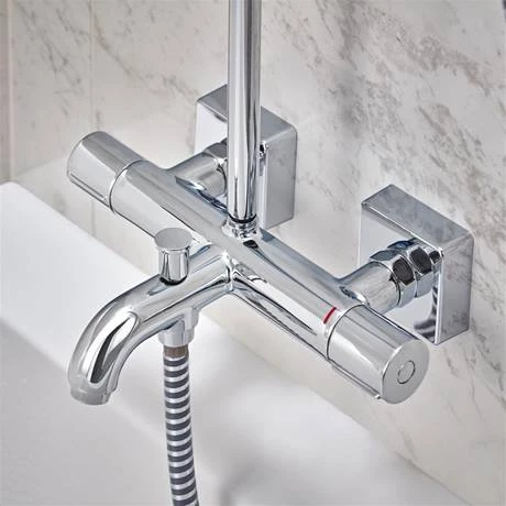 Hansgrohe Vernis Shape EcoSmart Showerpipe 230 Thermostatic Bath Shower Mixer - 26098000 7 Hansgrohe Vernis Shape EcoSmart Showerpipe 230 Thermostatic Bath Shower Mixer - 26098000 - Image 5